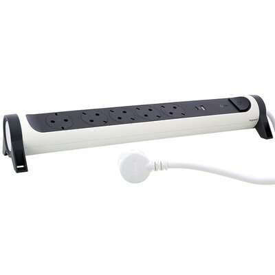 Legrand 694510 1,5m vezetékkel túlfeszültség-védelemmel fehér-fekete 5x2P+F, USB-A + USB-C elosztósor