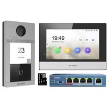 Hikvision IP kaputelefon szett - DS-KIS604-S (DS-KV8113-WME1, DS-KH6320-WTE1, DS-3E0105P-E/M, 16GB microSD kártya)