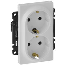 Legrand 753127 Valena Life gyermekvédelem nélkül/ fehér 2x2P+F csatlakozóaljzat