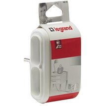 Legrand 049400 4-es 2P elosztódugó, 6A, fehér Legrand 049400 4-es 2P elosztódugó, 6A, fehér